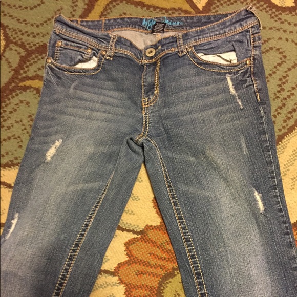 Ariya Denim - Distressed Ariya jeans